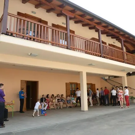 Kraljic - Primoz Cotar 3* Dornberk